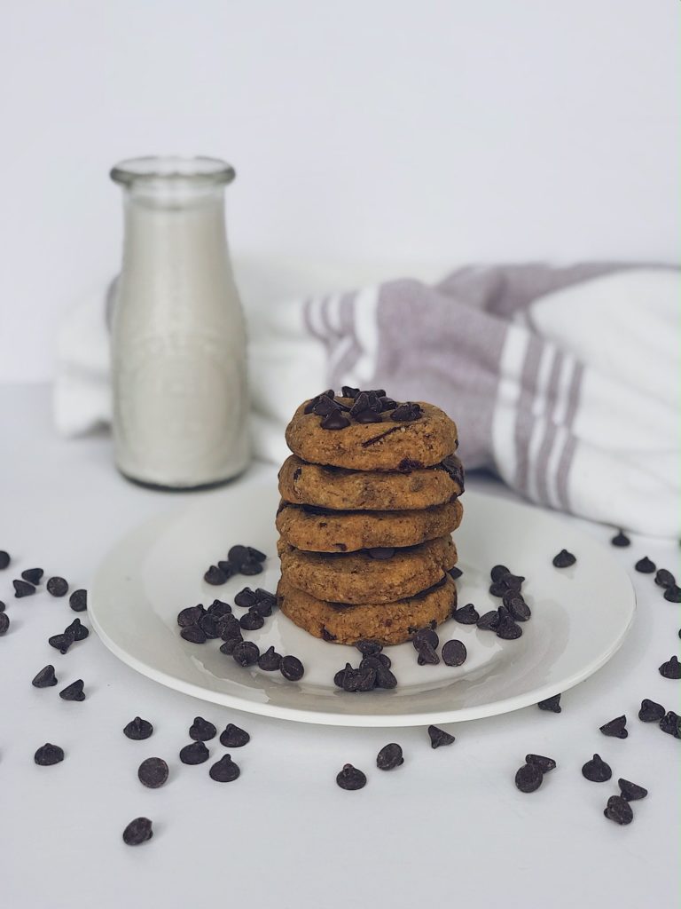 chewy vegan paleo tigernut flour chocolate chip cookies