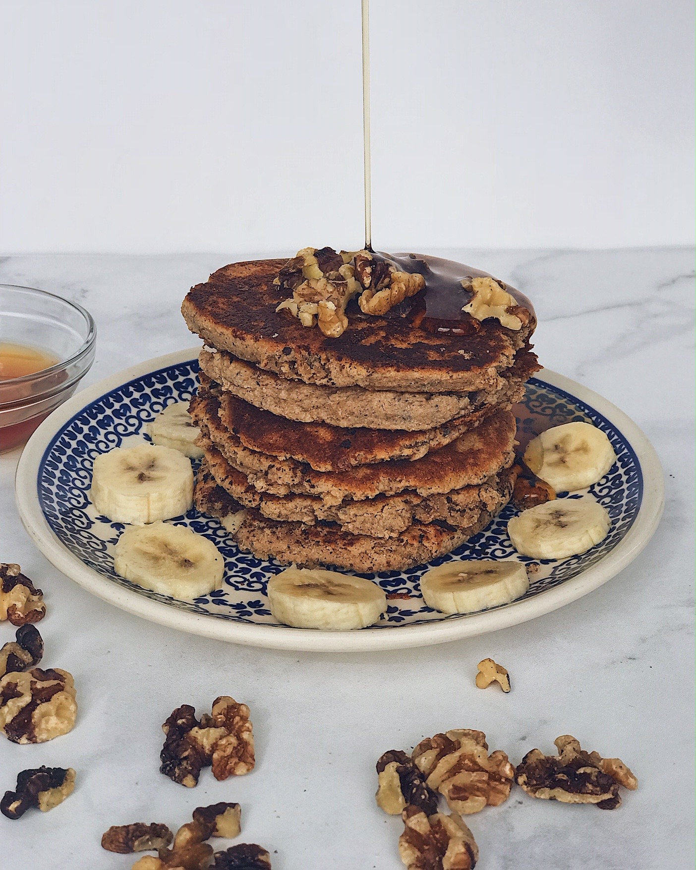 Vegan Banana Walnut Pancakes (Paleo + 6 Ingredients) - Om Made by Emily