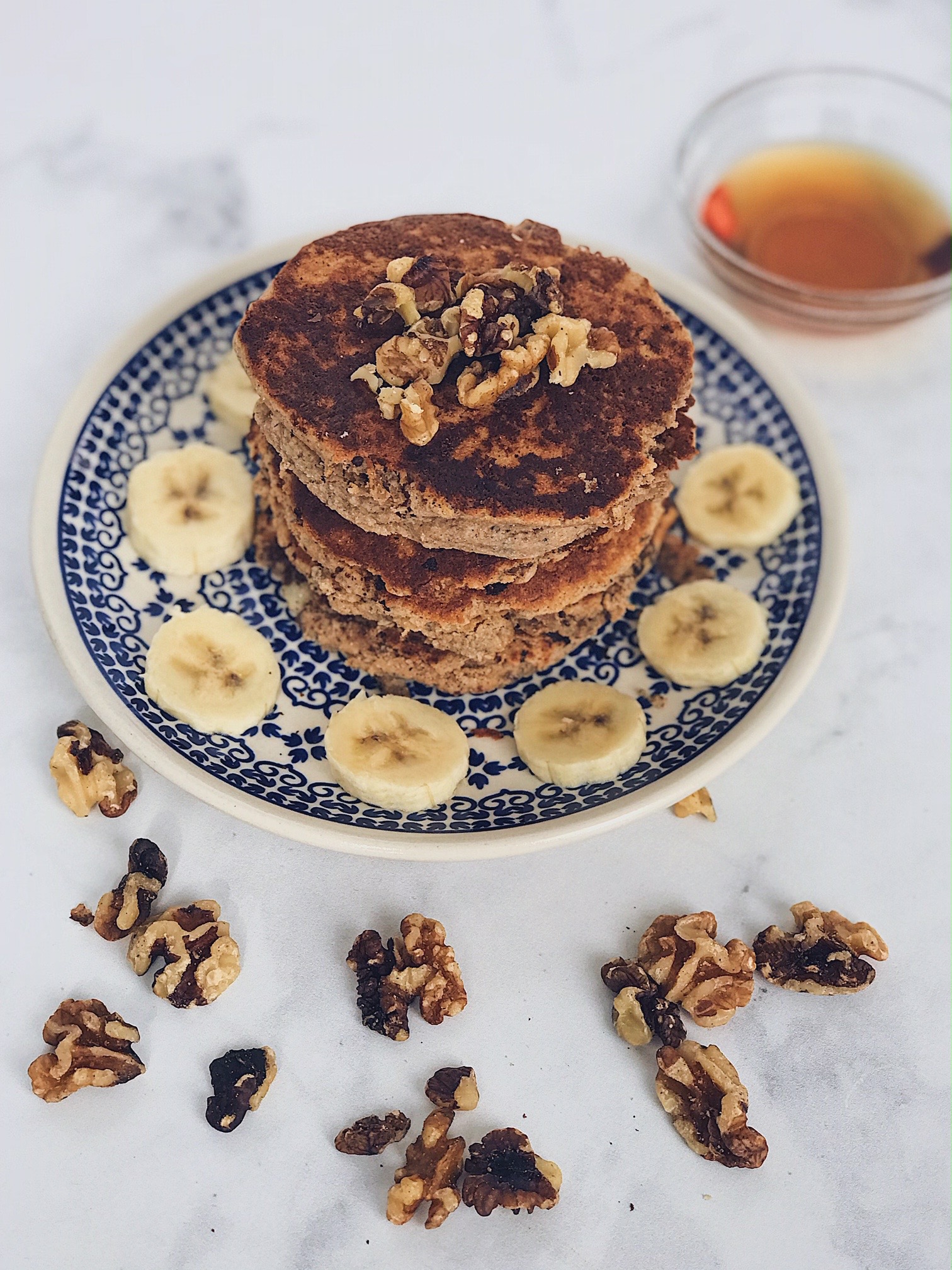 Vegan Banana Walnut Pancakes (Paleo + 6 Ingredients) - Om Made by Emily